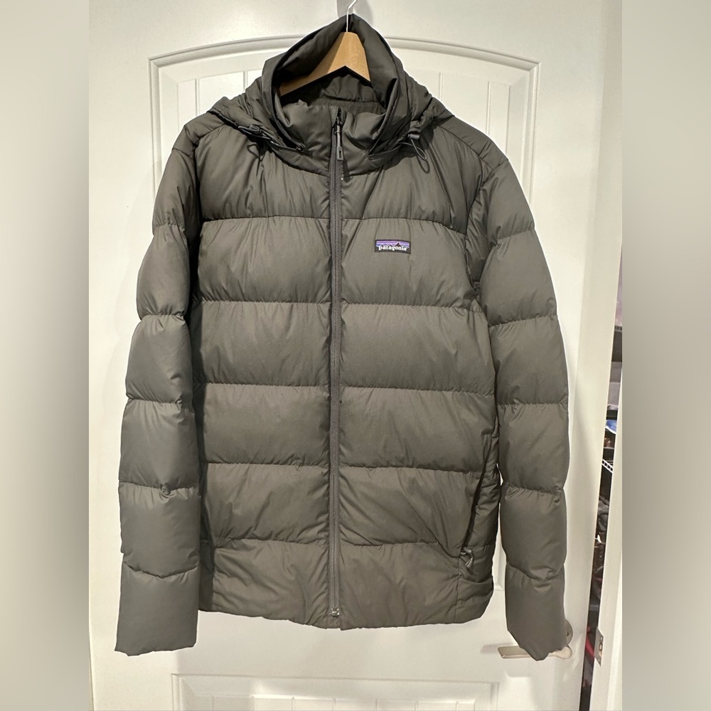 Patagonia Men's Large Gray Puffer Jacket - Style # 27839 (Silent Down) - EUC